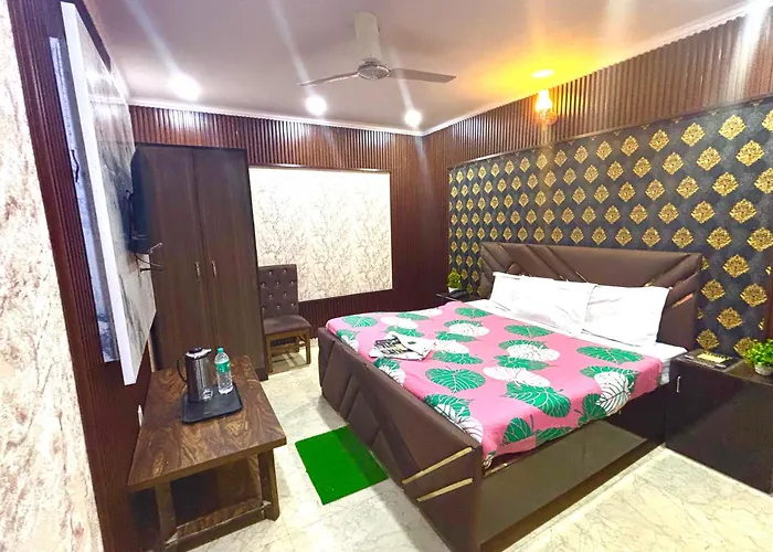 Hotel Jerry Inn -Near Nizamuddun Railway Station
