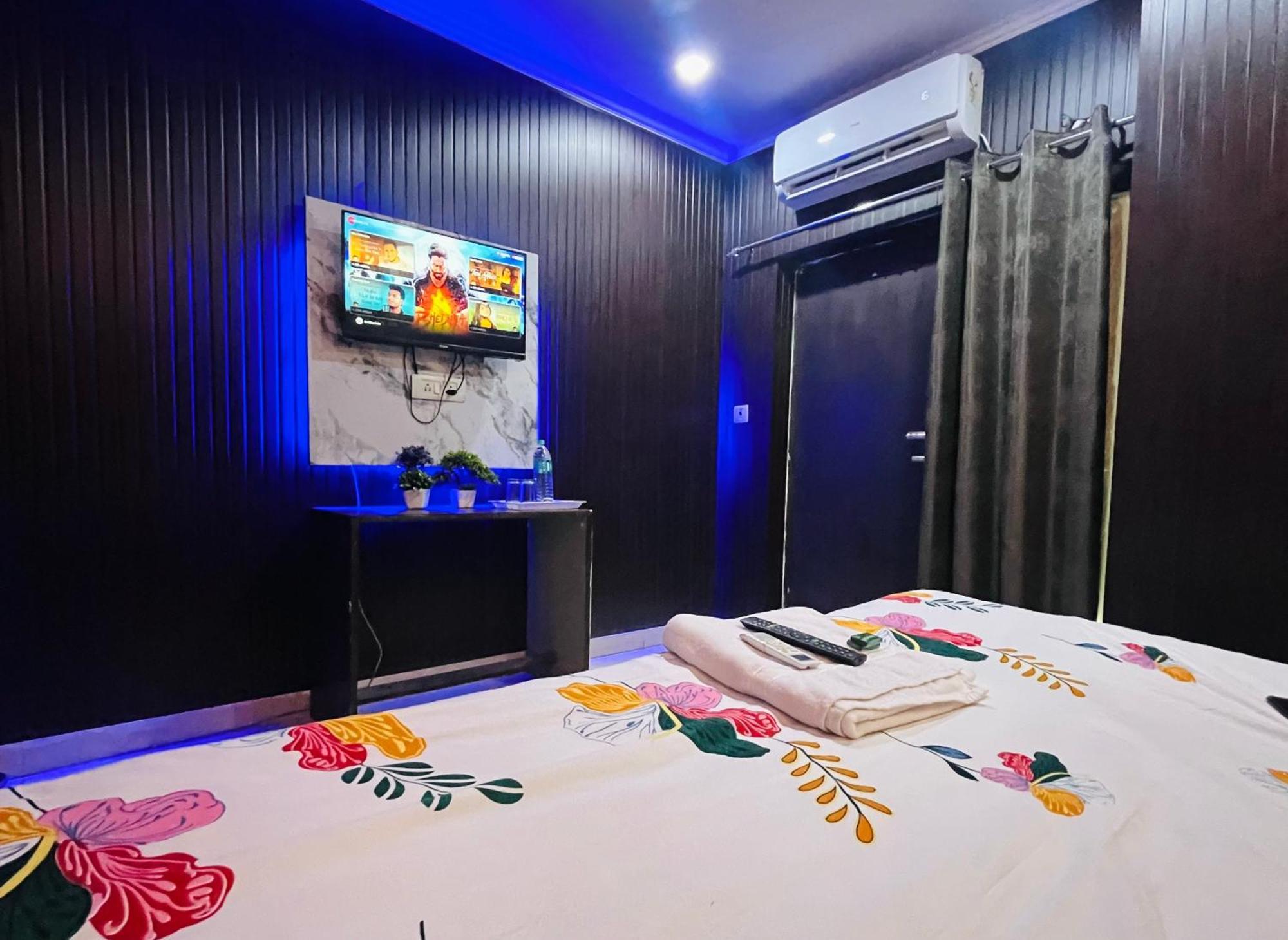 Jerry -near Nizamuddun Railway Station Guest house New Delhi