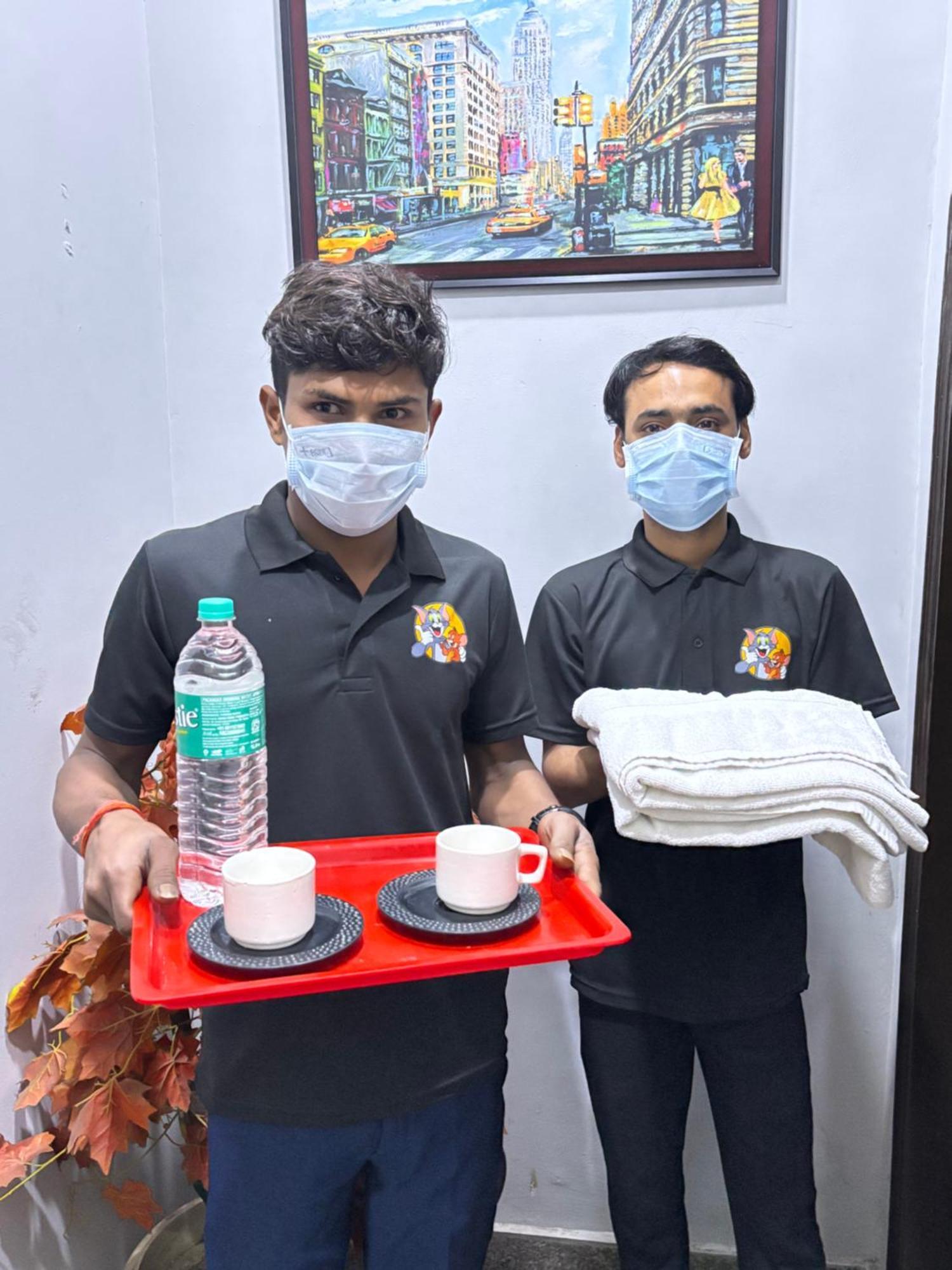 Jerry -near Nizamuddun Railway Station Guest house New Delhi
